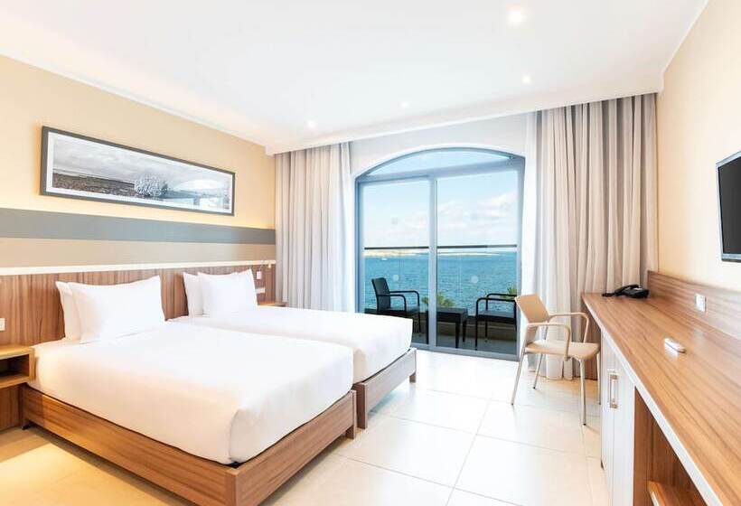 اتاق سوپریور با چشم‌انداز دریا, Doubletree by Hilton Malta