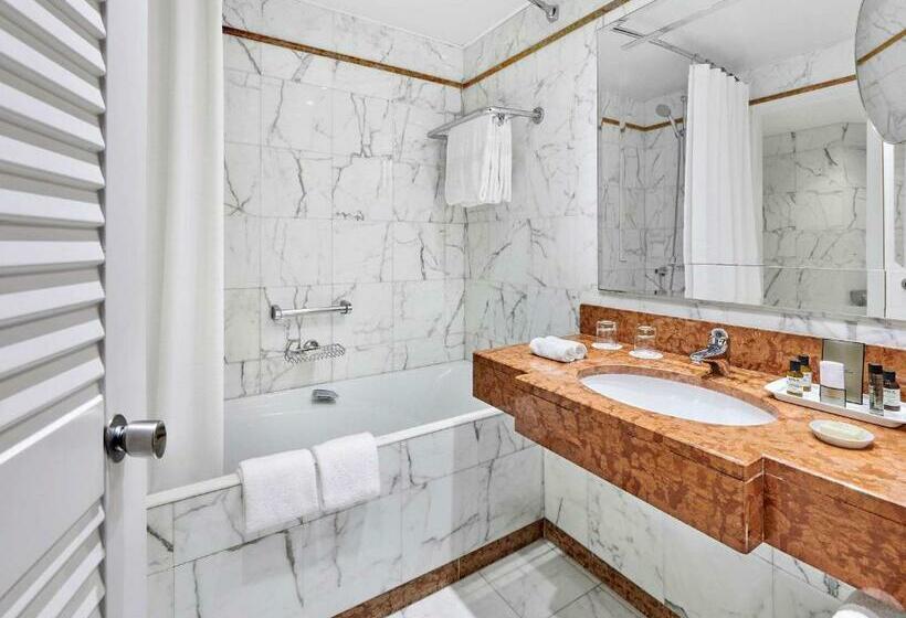 اتاق لوکس با تخت بزرگ, Fairmont Montecarlo