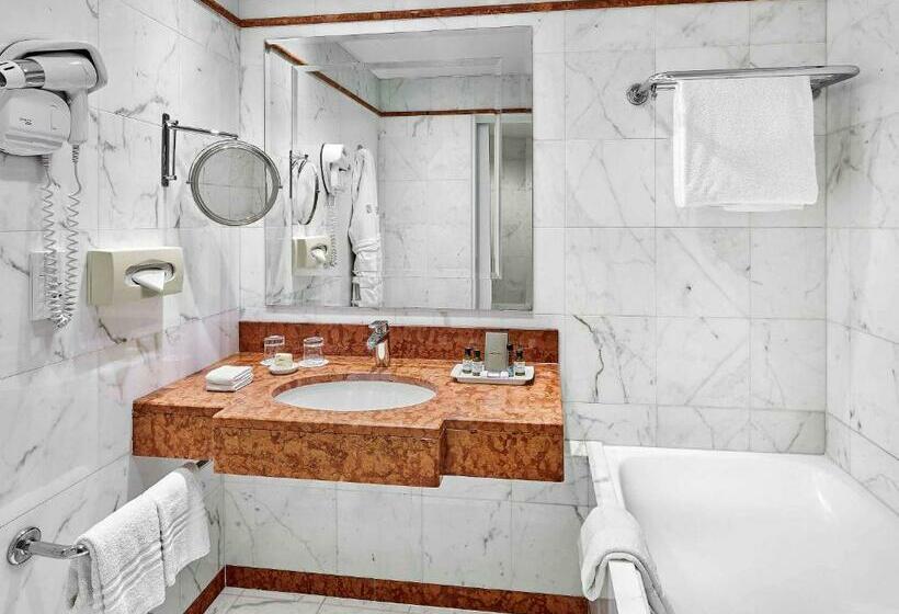 اتاق لوکس با چشم‌انداز دریا, Fairmont Montecarlo