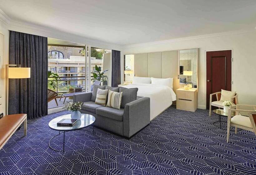 سوئیت جونیور با چشم‌انداز باغ, Fairmont Montecarlo