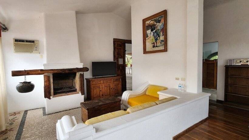 デラックススイート, Posada De La Mision, Hotel Museo Y Jardin