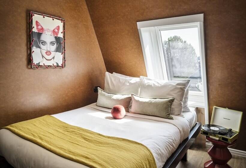 Standard Room, Max Brown Hotel Museum Square, Part Of Sircle Collection