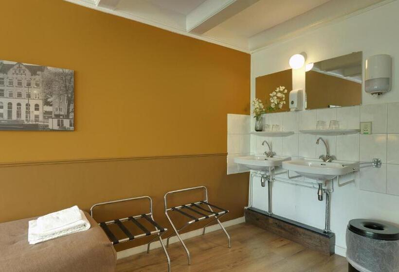 חדר סטנדרט לארבעה, Prinsenhof Amsterdam