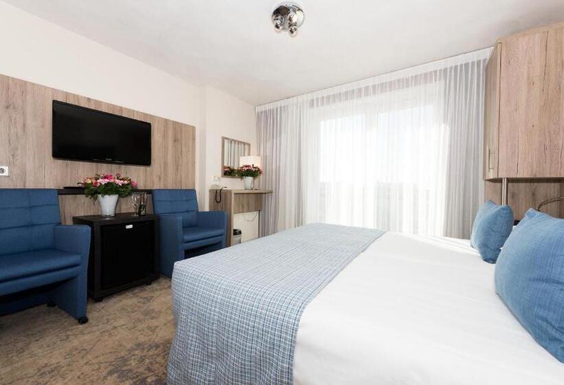 Номер Стандарт с Балконом, Strandhotel De Vassy