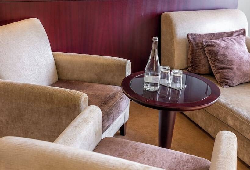 سوییت جونیور با چشم‌انداز شهر, Crowne Plaza Porto, An Ihg