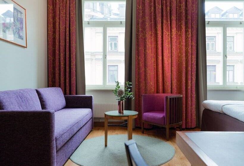 اتاق خانوادگی, Elite Hotel Adlon