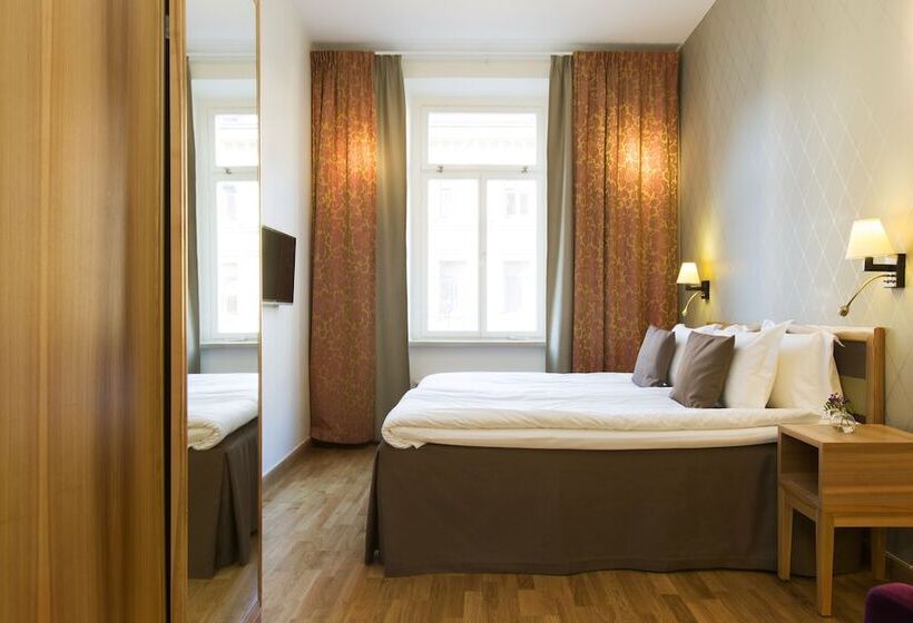اتاق خانوادگی, Elite Hotel Adlon