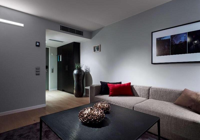 Полулюкс, Gothia Towers & Upper House