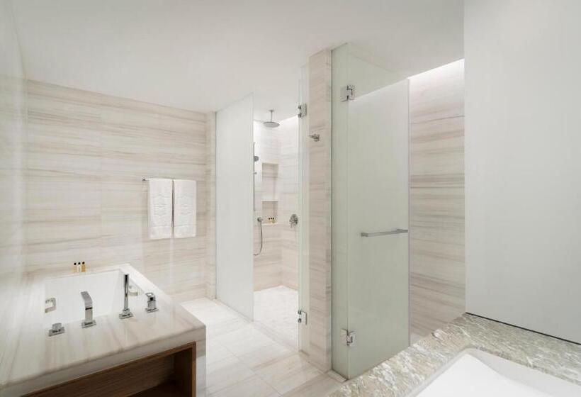 سوییت جونیور کلاب, Shangri La Singapore