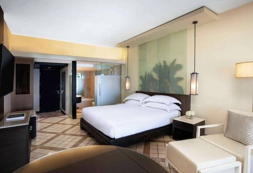 Номер Deluxe Вид на Море, Pullman Phuket Karon Beach Resort