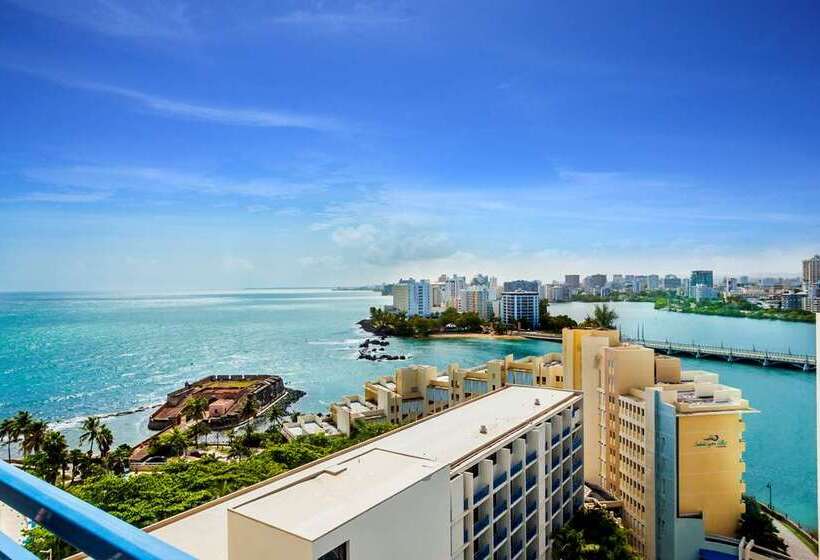 Номер Deluxe Кровать Кинг, Pullman Phuket Karon Beach Resort