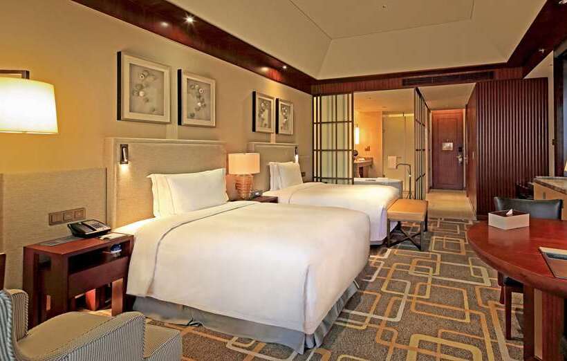 Номер Deluxe Вид на Сад, Pullman Phuket Karon Beach Resort