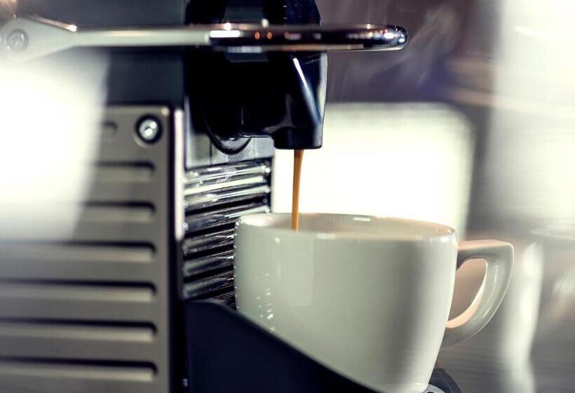 장애인을 위한 스탠다드 룸, The Maslow Hotel, Sandton