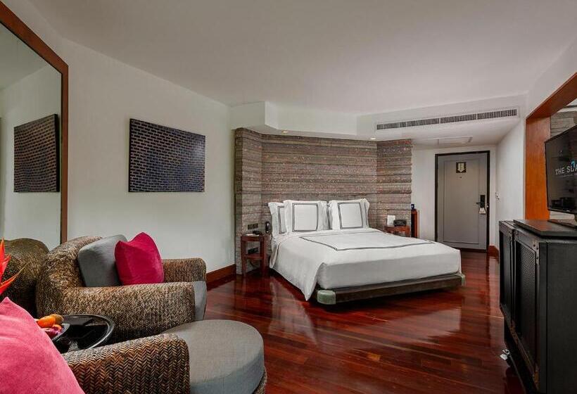 استودیوی استاندارد, The Slate Phuket
