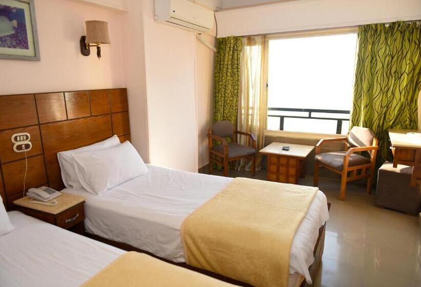 سوییت با چشم‌انداز دریا, Regency Hotel Alexandria