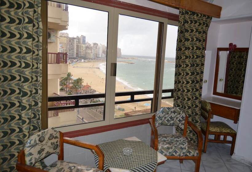 اتاق اساندارد با چشم‌انداز جانبی به دریا, Regency Hotel Alexandria