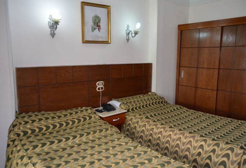 سوییت با چشم‌انداز دریا, Regency Hotel Alexandria