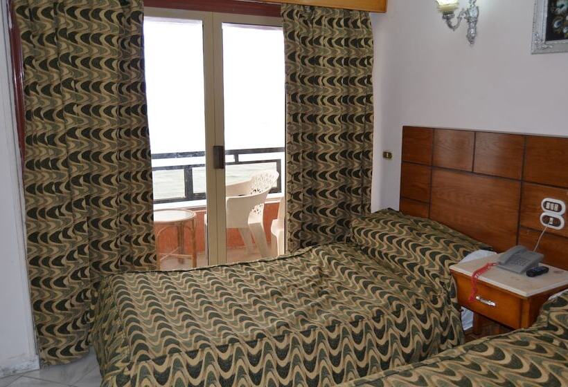 سوییت با چشم‌انداز دریا, Regency Hotel Alexandria