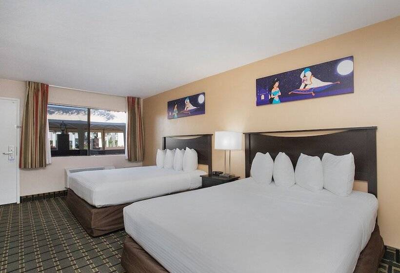 带2个双人床的标准工作室, Stanford Inn & Suites Anaheim