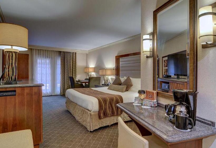 Номер Стандарт Кровать Кинг Адаптированный для Инвалидов, Eden Resort And Suites, Bw Premier Collection