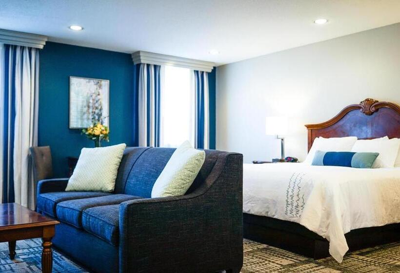스탠다드 룸 주방구비, Best Western Plus Dubuque Hotel And Conference Center