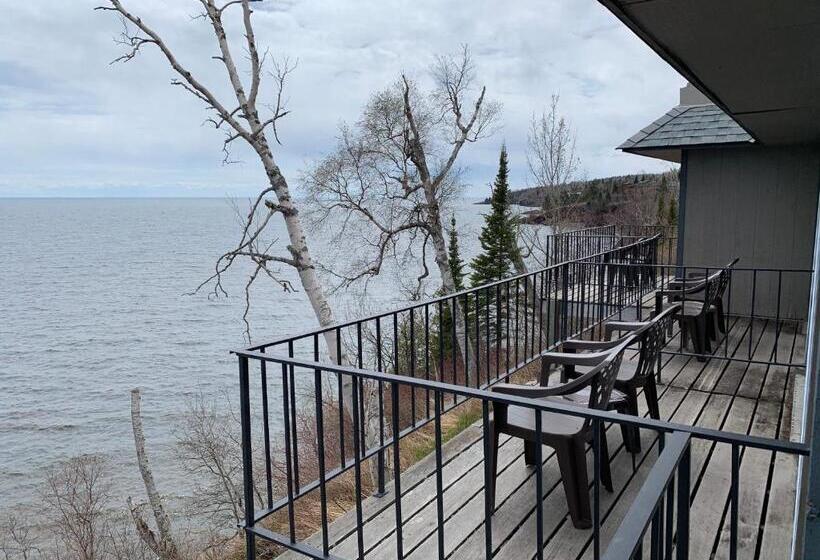 Номер Стандарт 2 Двуспальные Кровати, Cliff Dweller On Lake Superior