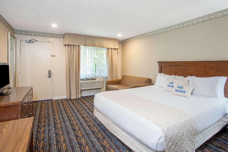 غرفة قياسية سرير كينج, Days Inn By Wyndham San Diego Hotel Circle