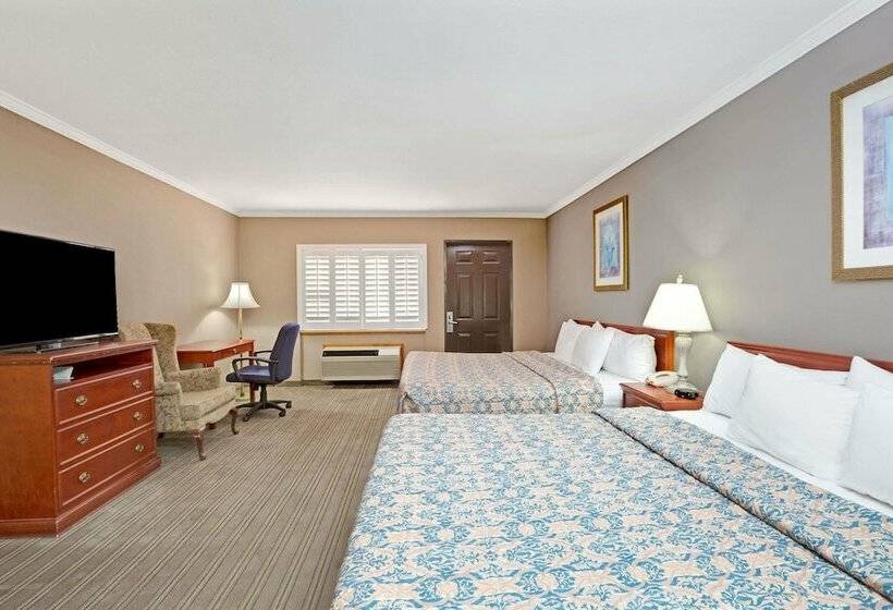 Номер Стандарт, Days Inn By Wyndham West Covina