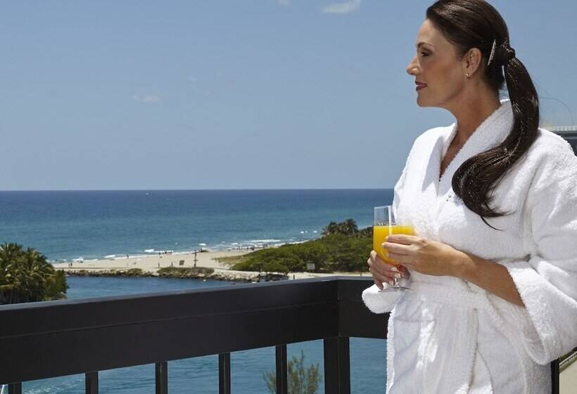 חדר סטנדרט מיטה זוגית עם נוף, Waterstone Resort & Marina Boca Raton, Curio Collection By Hilton