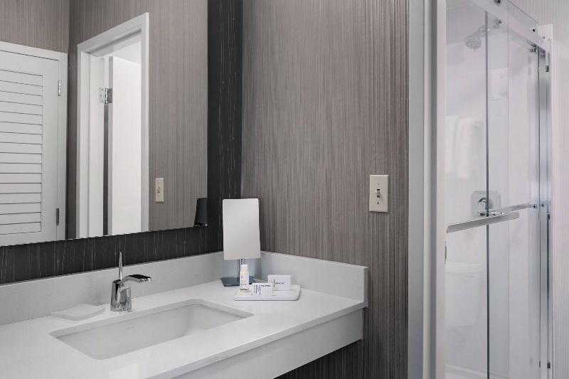 Номер Стандарт, Courtyard Philadelphia Devon/villanova