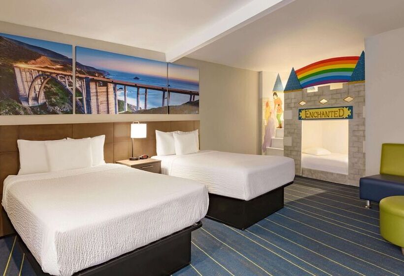 Studio Standard, Days Inn & Suites By Wyndham Anaheim At Disneyland Park