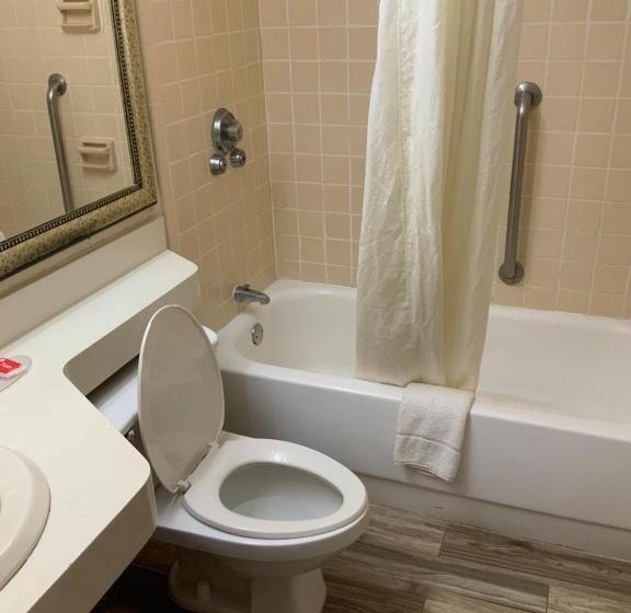 Стандартный Номер Кровать Кинг, Econo Lodge   Perry National Fair Ground Area