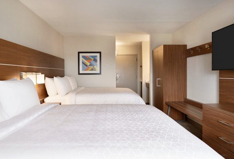 带2个双人床的标准工作室, Holiday Inn Express   Plattsburgh, An Ihg