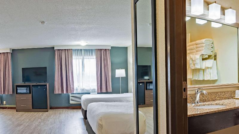 스탠다드 룸 킹사이즈 침대, Quality Inn Milansandusky