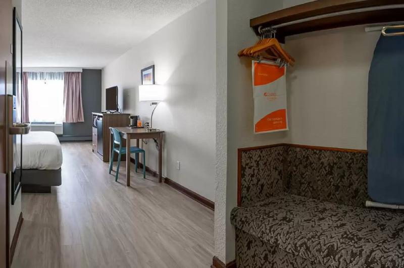 장애인을 위한 킹사이즈 침대 스탠다드 룸, Quality Inn Milansandusky