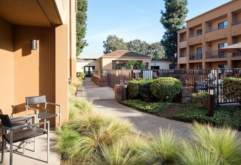 스탠다드 룸 더블 침대, Sonesta Select Los Angeles Lax El Segundo