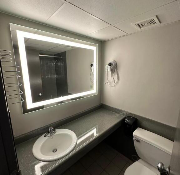 Номер Стандарт 2 Двуспальные Кровати, Days Inn By Wyndham Liberty