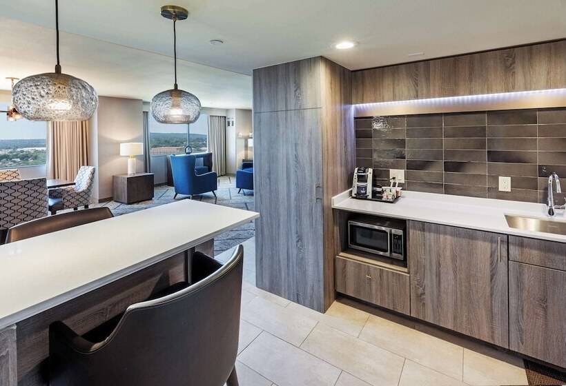 סוויטה נשיאותית, Doubletree By Hilton Tulsa Downtown