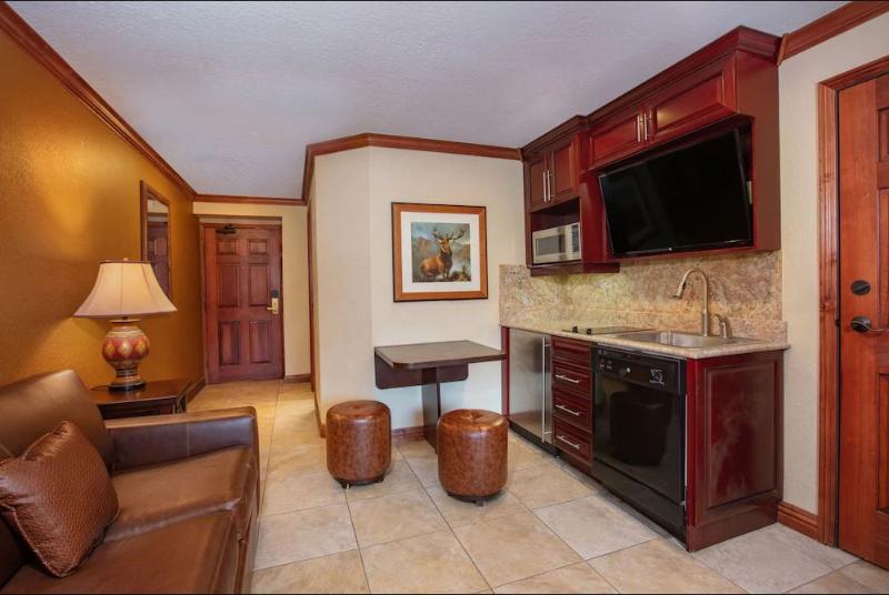 חדר סטנדרט עם מיטת קינג, Doubletree By Hilton Tulsa Downtown