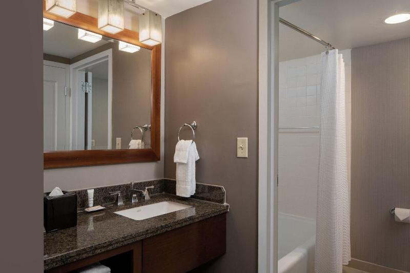 Стандартный Номер Кровать Кинг, Falls Church Marriott Fairview Park