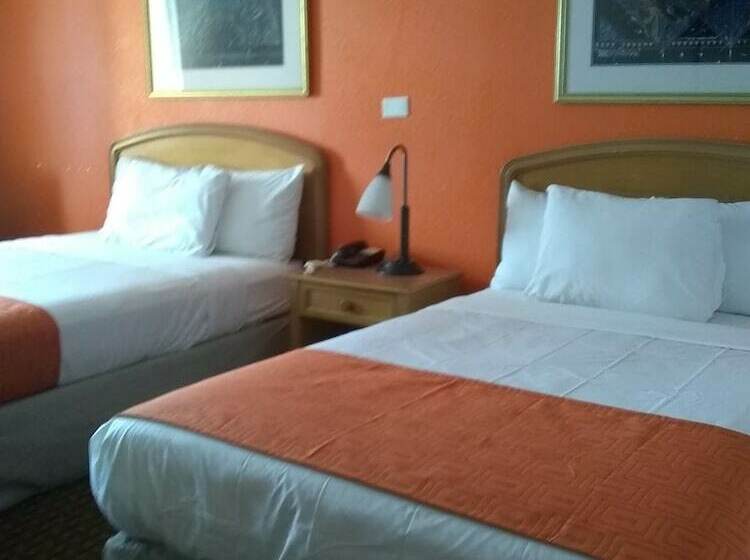 Номер Стандарт 2 Двуспальные Кровати, Howard Johnson By Wyndham Virginia Beach