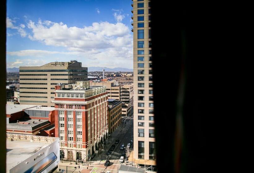Полулюкс, The Curtis Denver  A Doubletree By Hilton