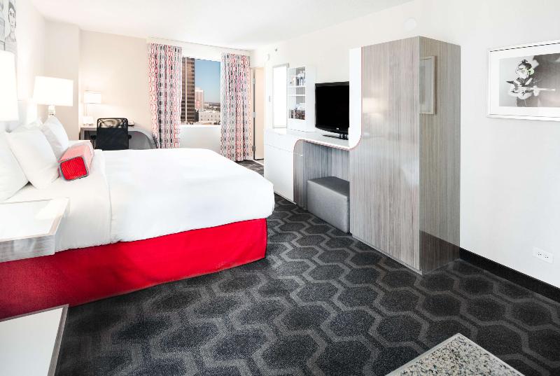 Номер Стандарт Кровать Кинг Адаптированный для Инвалидов, The Curtis Denver  A Doubletree By Hilton
