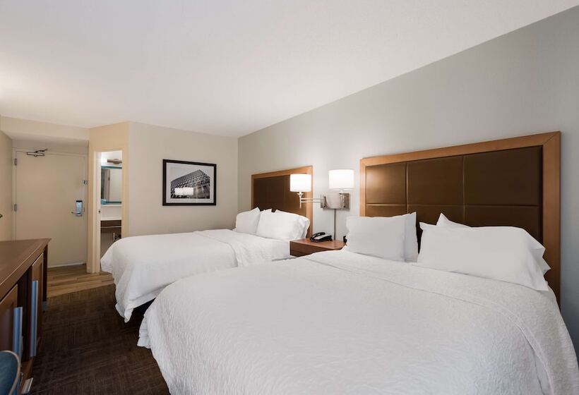 Номер Стандарт 2 Двуспальные Кровати, Hampton Inn Columbia I26 Airport