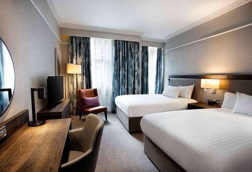 Номер Deluxe, Hilton Charlotte University Place