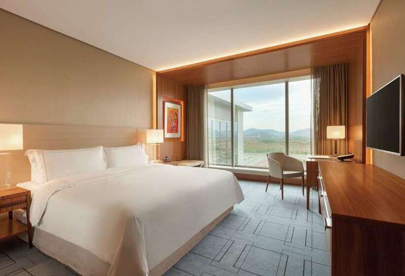 Номер Стандарт, Hilton Charlotte University Place