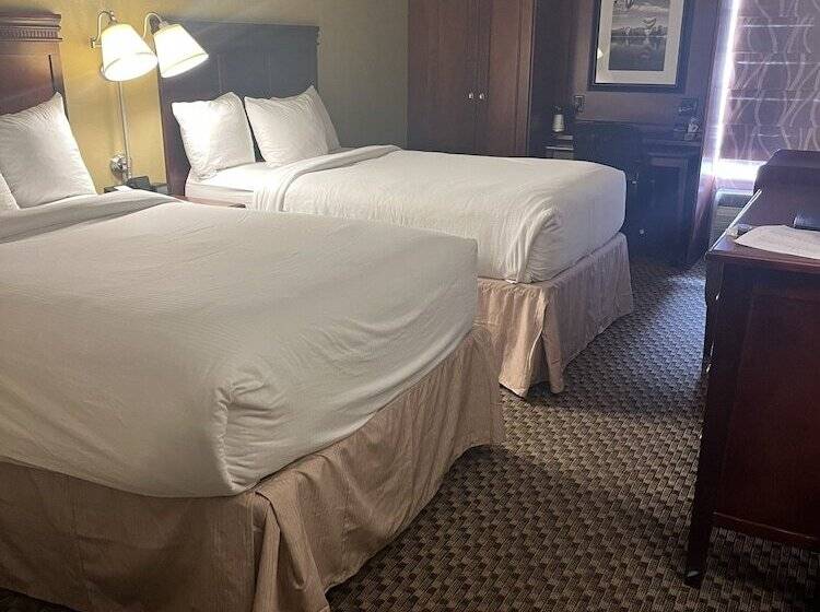 带2个双人床的标准工作室, Spark By Hilton Colorado Springs I 25 Central