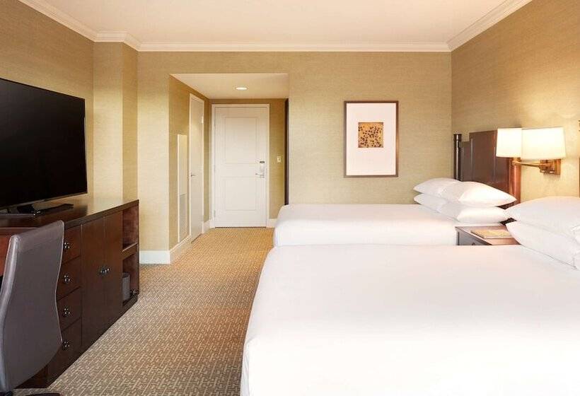 Номер Клуб, Hyatt Regency Bellevue