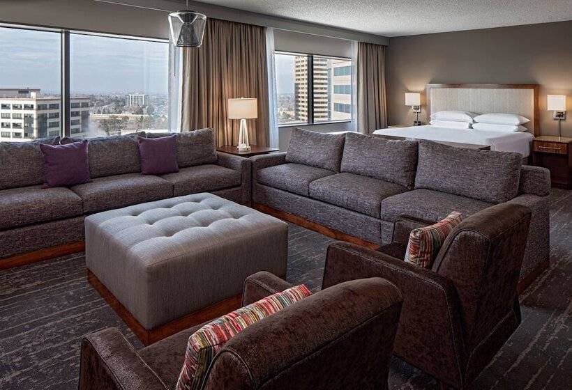 스탠다드 스튜디오, Hyatt Regency Denver Tech Center