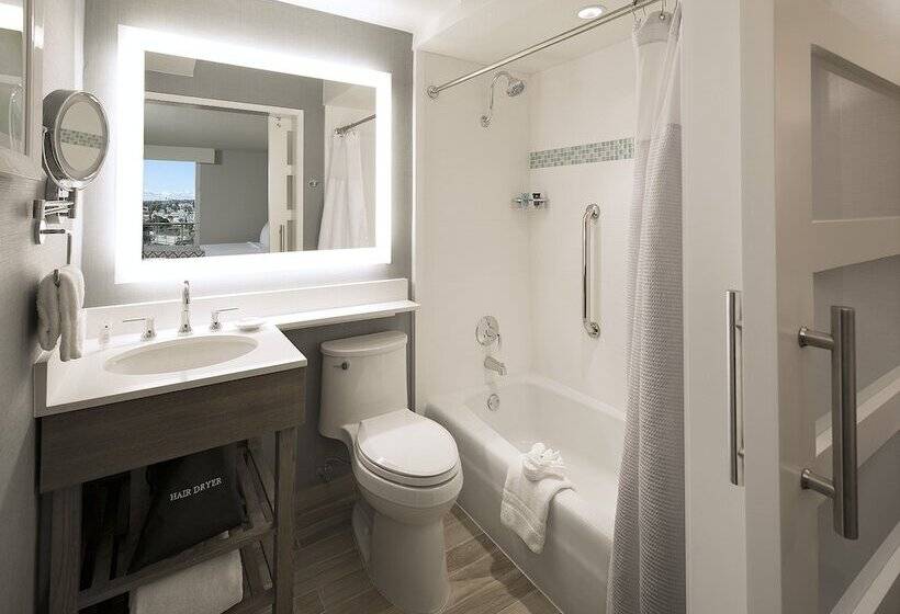 스탠다드 룸 더블 침대 2개, Crowne Plaza Ventura Beach, An Ihg
